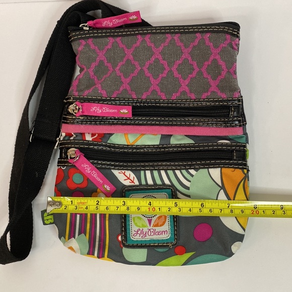 Lily Bloom Crossbody Bag. - Picture 8 of 9